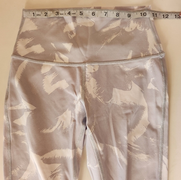 Lululemon Wunder Under HR Tight Mid Rise Gray Pattern Size 4 - Picture 5 of 7